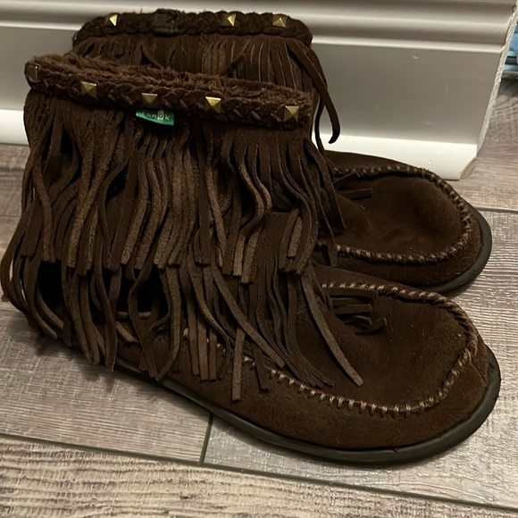 Sanuk Women’s “Dream Catcher” suede fringe booties size 6 - Picture 2 of 6